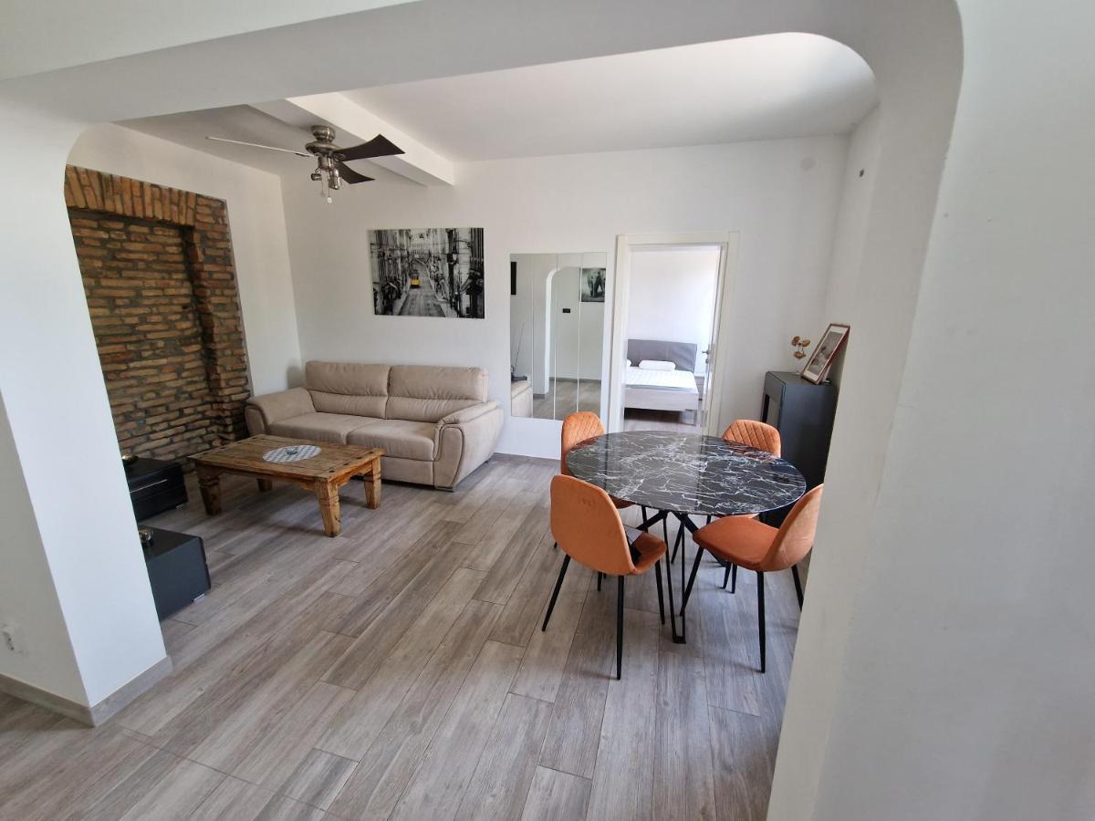 Mae Centre Apartman *